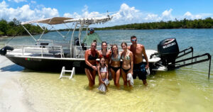 Intimate small family private boat tours