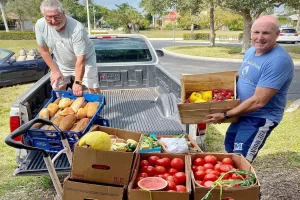 Farmers unloading for the market