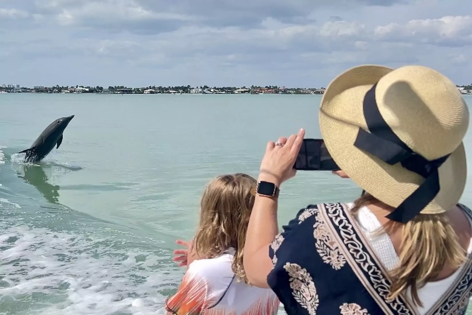 How to see dolphins Marco Island on a family vacation
